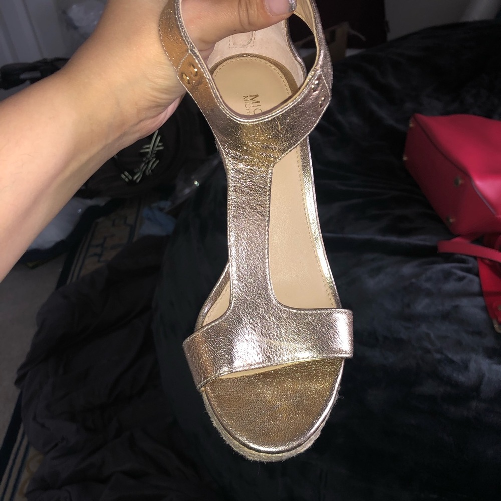 Good MK Sandals
